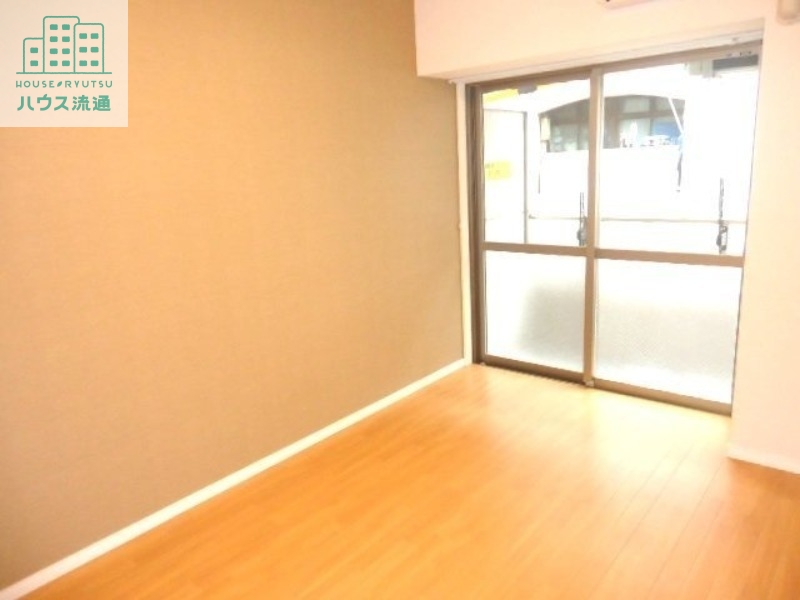 居室・リビング　写真は別号室のものを使用