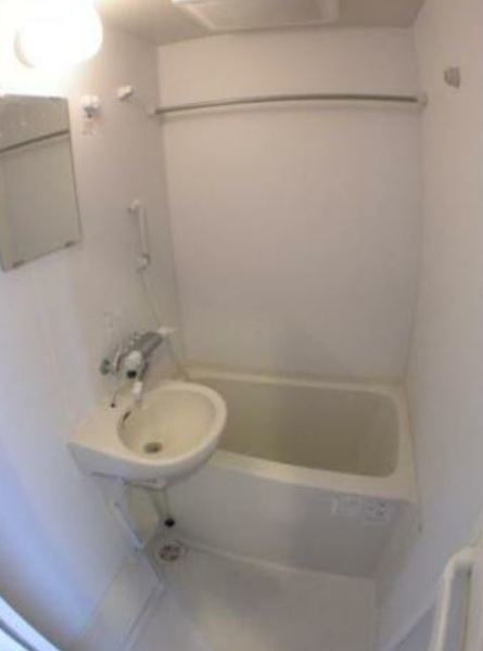 バス・シャワールーム　※別部屋参考写真