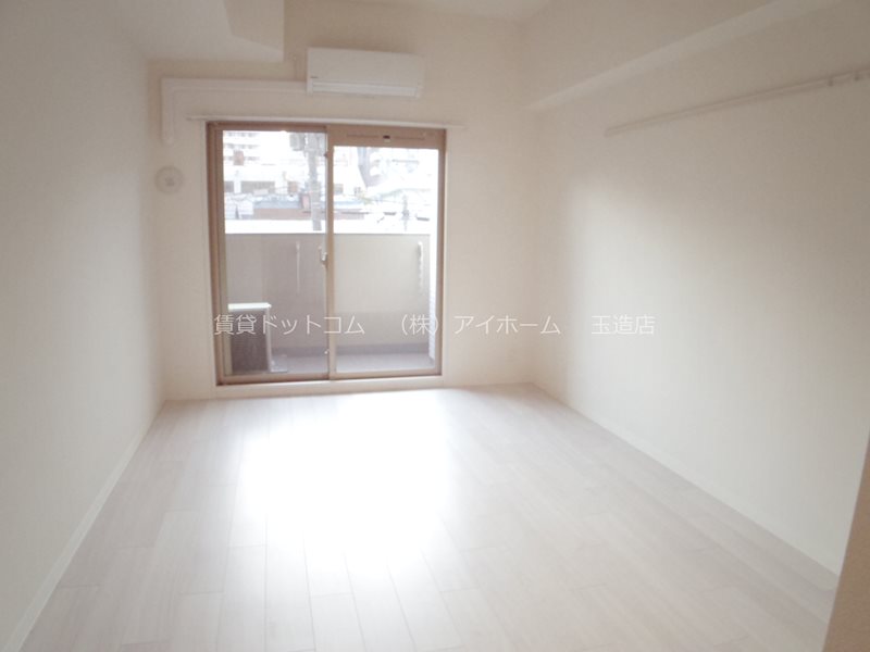 居室・リビング　同マンションモデルルームです。奇数階偶数階で多少色変わります