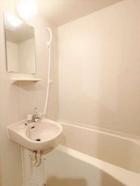 バス・シャワールーム　同仕様参考写真