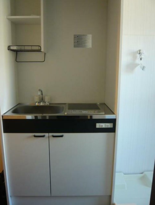 キッチン　別部屋参考写真となります