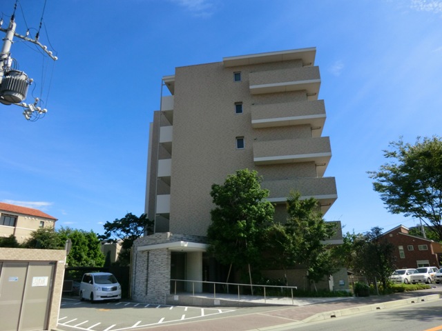 建物外観　安心のオートロック付き☆