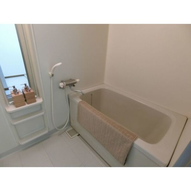 バス・シャワールーム　【浴室】同間取り別号室のお写真です。