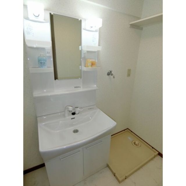 洗面設備　【洗面化粧台】同間取り別号室のお写真です。