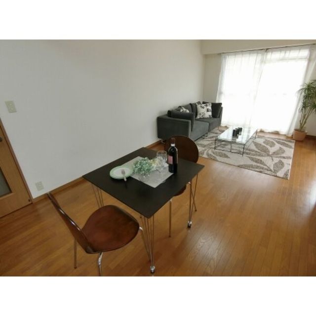 居室・リビング　【居間・リビング】同間取り別号室のお写真です。