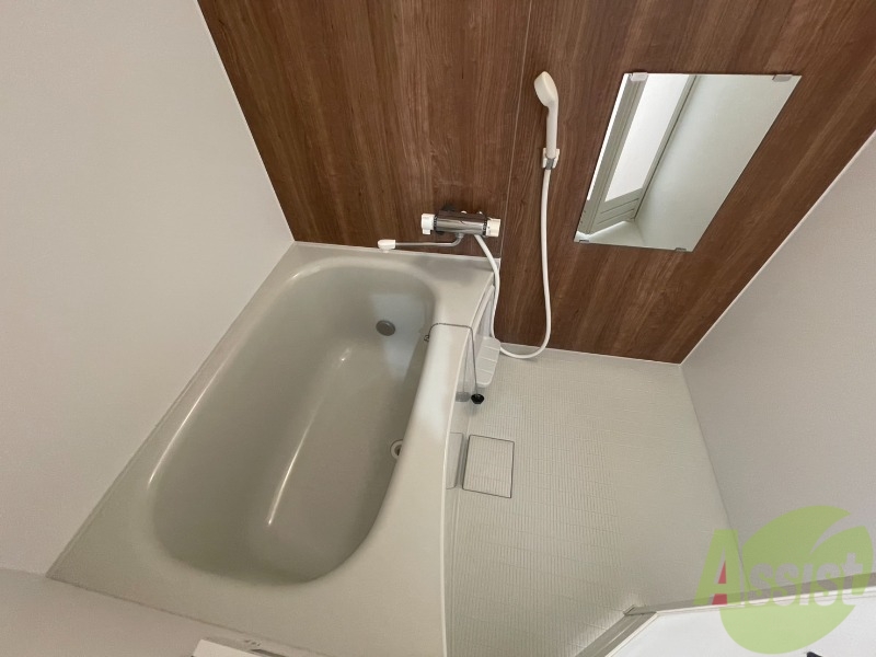 バス・シャワールーム　お風呂になります。一日の疲れを癒してくださいね。