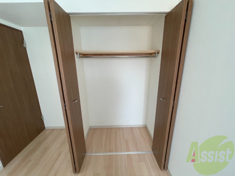 収納　クローゼットは奥行きもあり、荷物が多い方でも安心です。