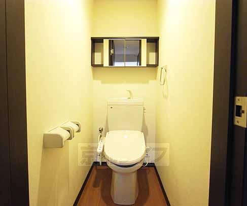 トイレ　ウォシュレット付きです。