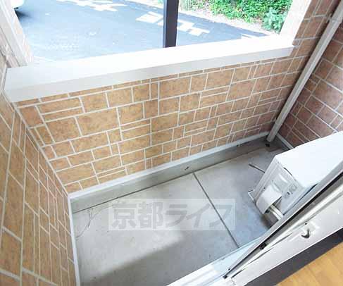 バルコニー　南東向きなので日当たりが良いです。