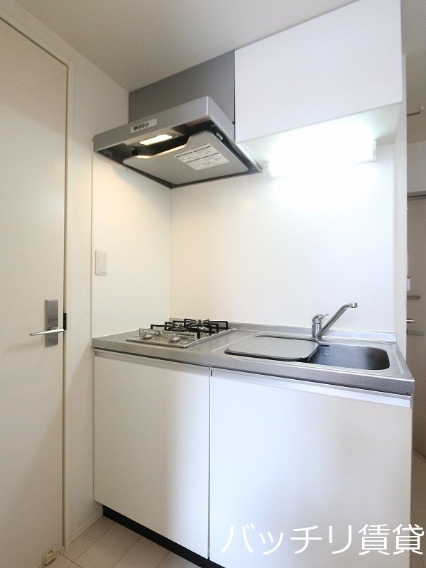 キッチン　画像は別号室タイプの為、現状を優先致します。