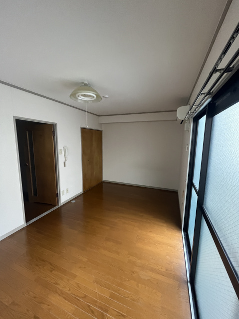 居室・リビング　ゆったりした洋室です