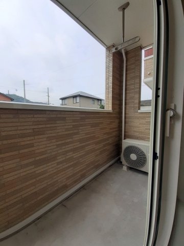 バルコニー　開放的で明るい空間を演出してくれるバルコニーです