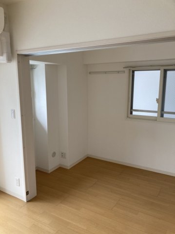 居室・リビング　きれいな洋室です