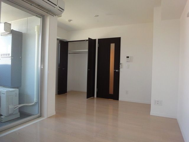 居室・リビング　反転タイプ