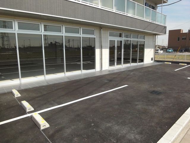 駐車場　敷地内駐車場