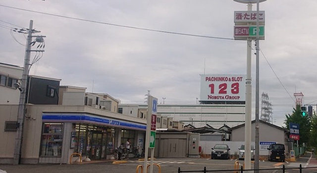 コンビニ　ローソン長吉出戸三丁目店（コンビニ）まで330m