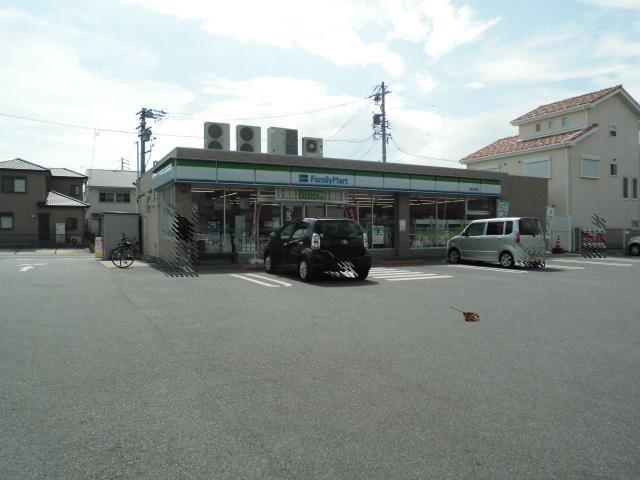 コンビニ　ファミリーマート（コンビニ）まで420m