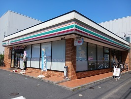 コンビニ　セブンイレブン（コンビニ）まで250m