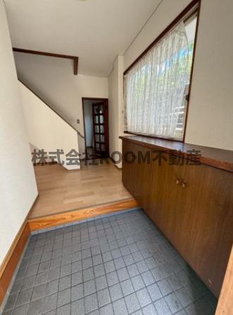 エントランス　落ち着いたエントランスです