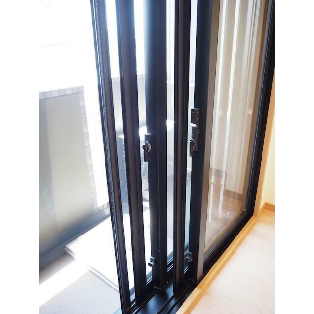 バルコニー　二重サッシ