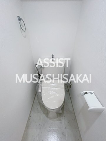 トイレ　写真：設備同仕様の116号室の写真です