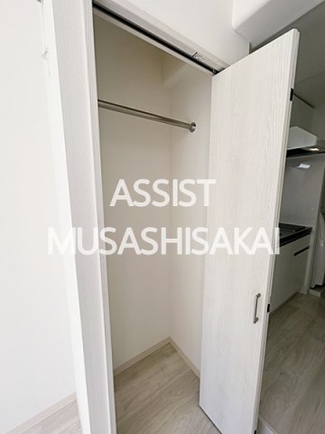 収納　写真：設備同仕様の116号室の写真です