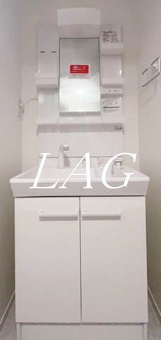 洗面設備　独立洗面台です。（同仕様設備です）