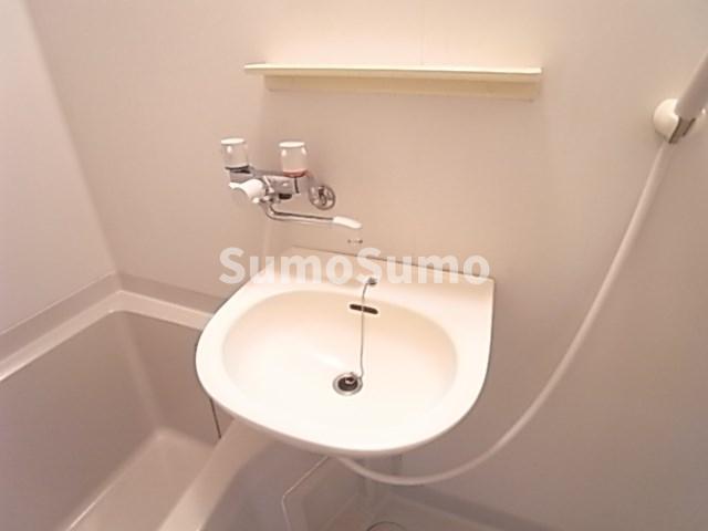 洗面設備　コンパクトで使いやすい洗面所