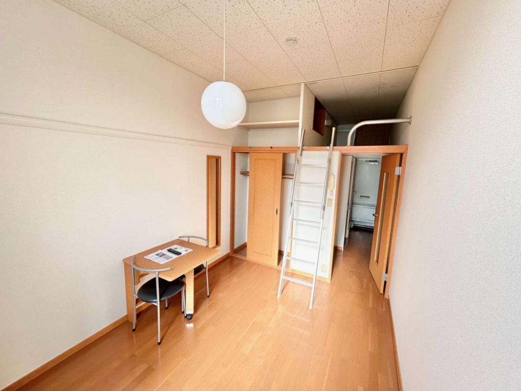 居室・リビング　実際のお部屋と異なる場合がございます。