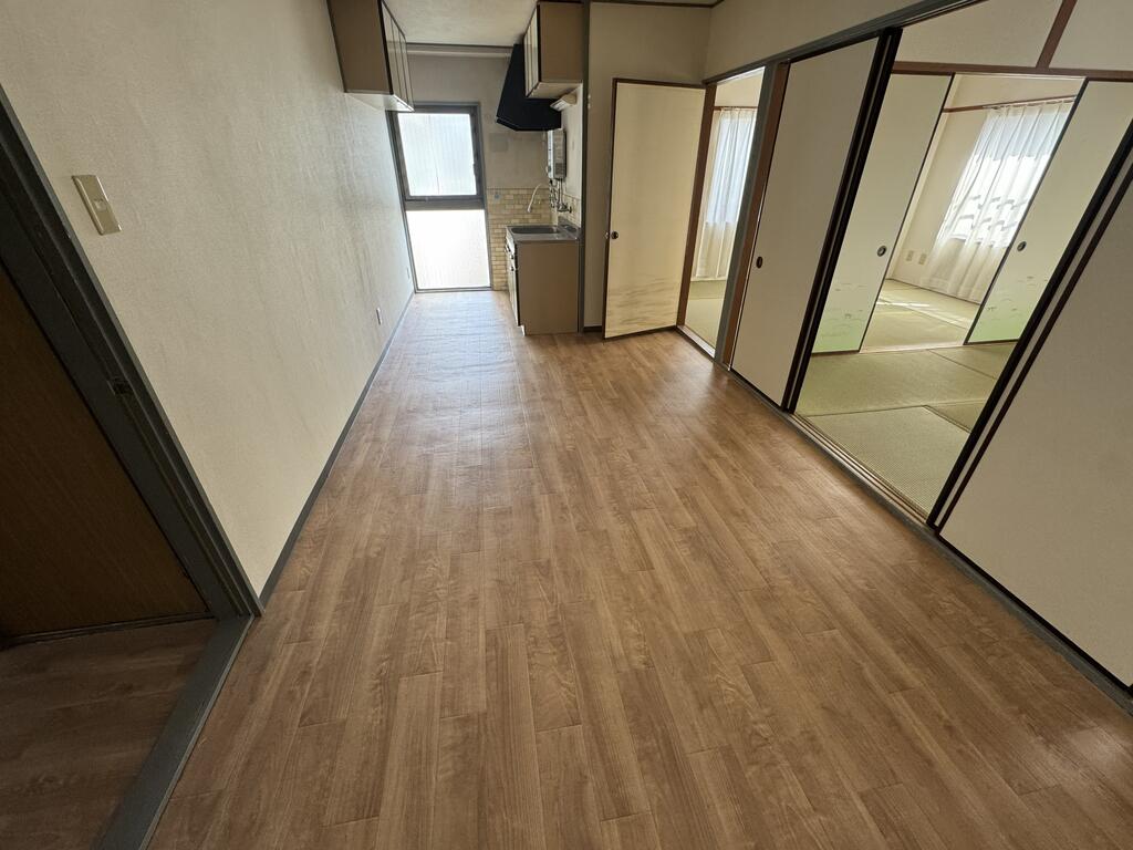 ＪＲ東海道本線 金山駅 徒歩13分 3階建 築46年の居間写真