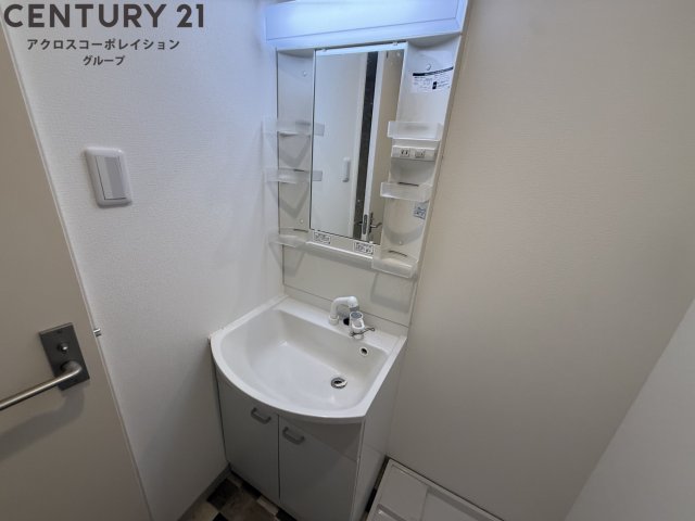 洗面設備　独立洗面台付き！