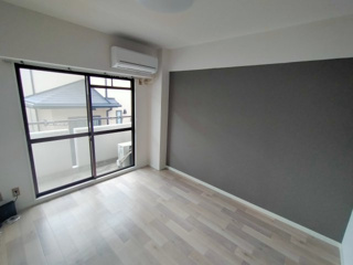 居室・リビング　エアコン付きで快適に過ごせます♪