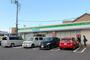 コンビニ　ファミリーマート茶屋が坂駅前店（コンビニ）まで302m