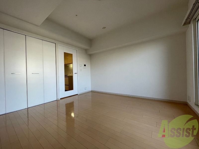 その他部屋・スペース　木目のフローリングが落ち着いた印象ですね。