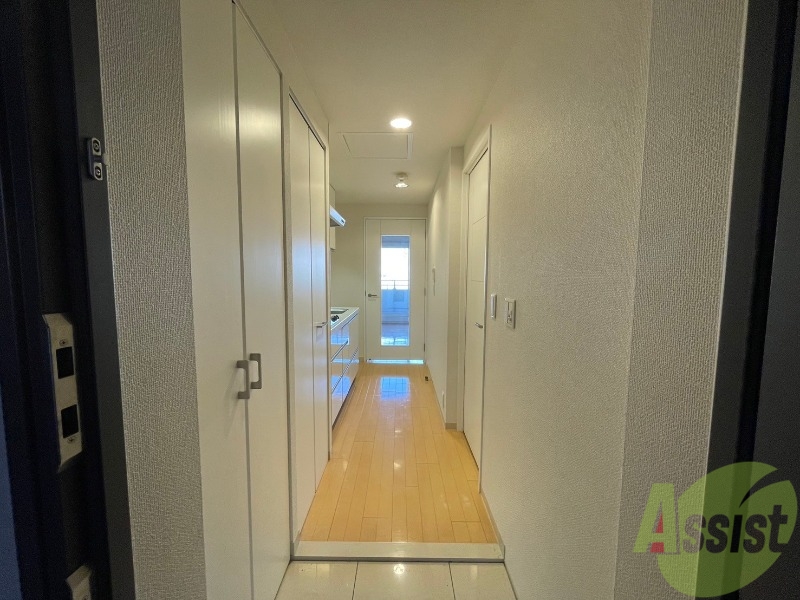 玄関　玄関の様子です。明るい印象ですね。気分もあがりそう。