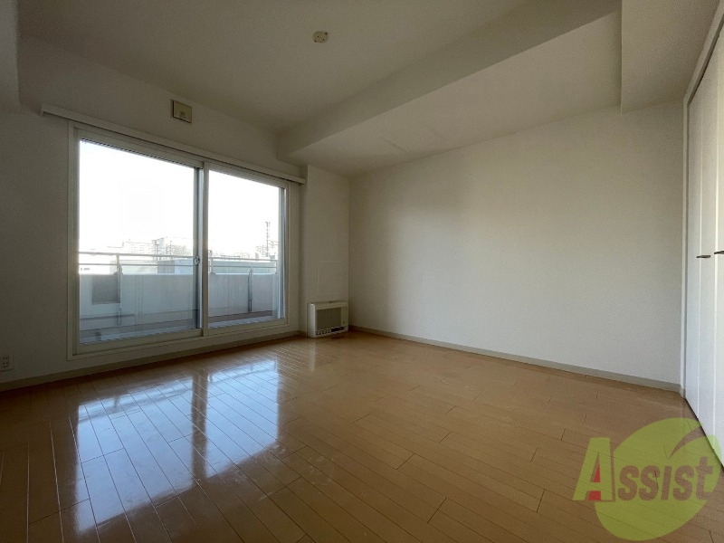 居室・リビング　広くてキレイなお部屋が広がっていて、充実した生活が送れそう。