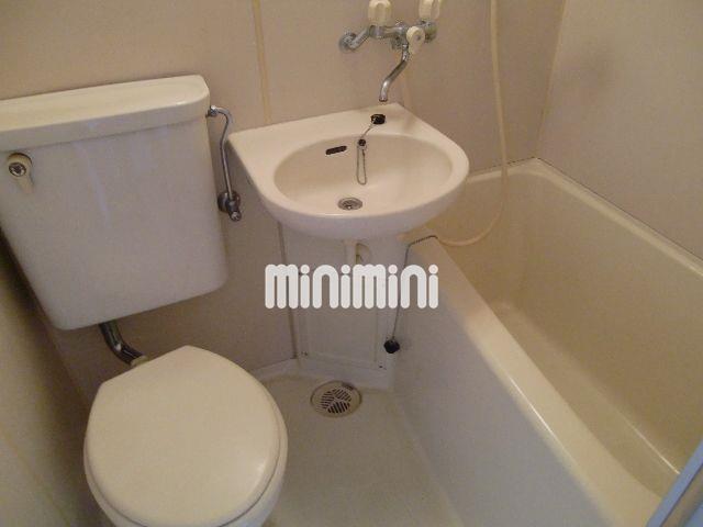 バス・シャワールーム　お掃除のしやすい洗面台付き三点ユニットバス