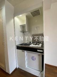 キッチン　コンパクトなキッチンで掃除もラクラク