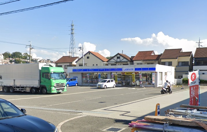 コンビニ　ローソン柏原石川町店（コンビニ）まで250m