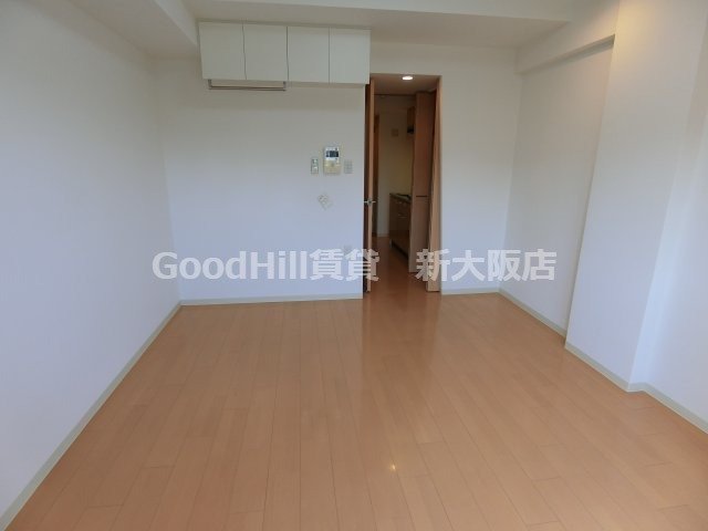 居室・リビング　SERENiTE新大阪弐番館