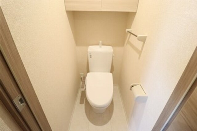 トイレ　温水洗浄暖房便座