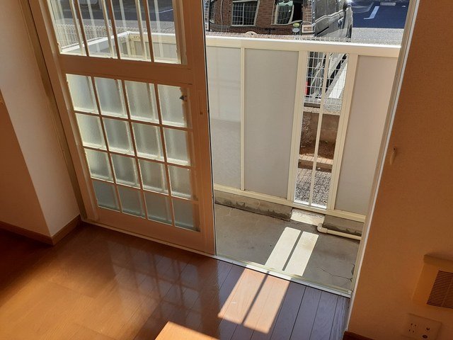 バルコニー　バルコニーからの眺めを楽しみながら食事をしませんか