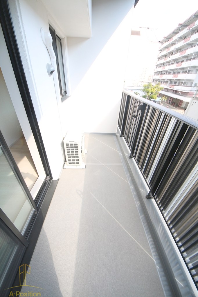 バルコニー　THE MUSIC COURT