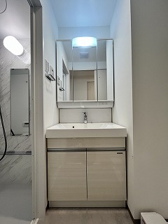 洗面設備　同物件別号室のものです。