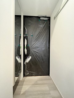 玄関　同物件別号室のものです。