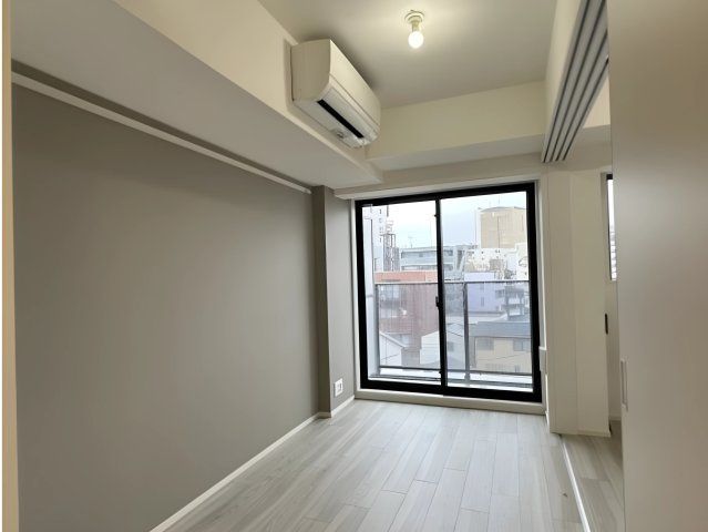 居室・リビング　☆明るい洋室☆