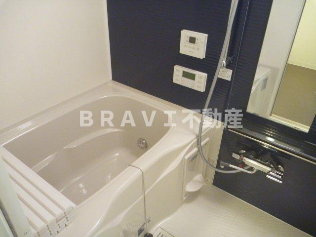 バス・シャワールーム　ゆったり過ごせるお風呂です