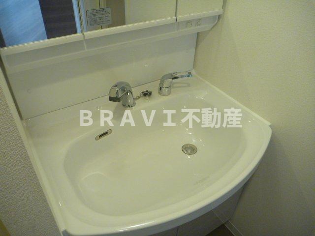 洗面設備　コンパクトで使いやすい洗面所