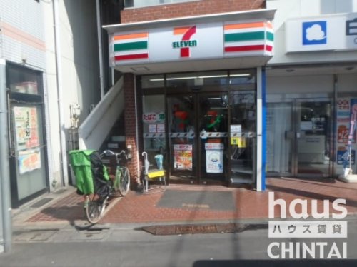 コンビニ　セブンイレブン上北沢駅前店（コンビニ）まで503m