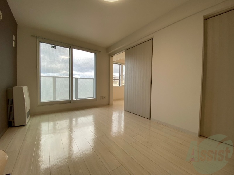 居室・リビング　広くてキレイなお部屋が広がっていて、充実した生活が送れそう。